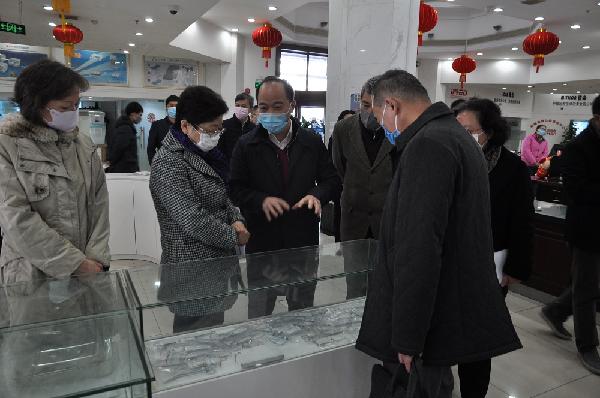 上海市政协政协副主席、党组副书记方惠萍一行赴赢彩吧859cc控股医疗器械调研